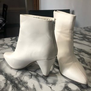 Dream Pairs, White Pointed-Toe Ankle Go-Go Booties, Size 10